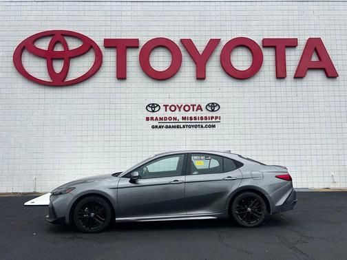 Heavy Metal/Black 2025 Toyota Camry SE
