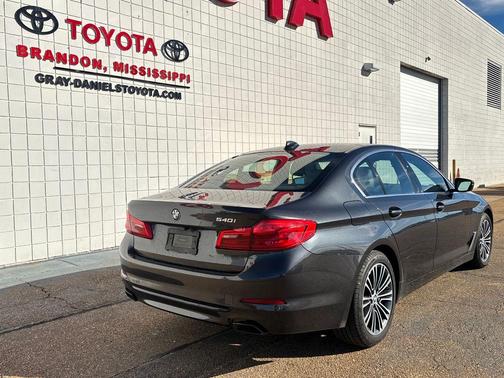 2019 BMW 540 540i