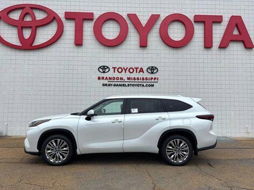 Wind Chill Pearl 2026 Toyota Highlander Platinum