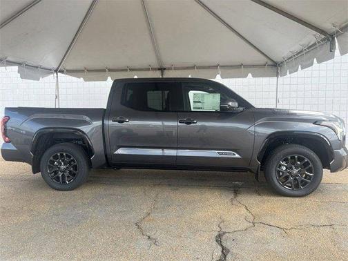 2025 Toyota Tundra Hybrid Platinum
