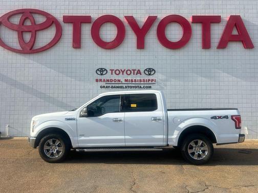 Oxford White 2017 Ford F-150 XLT