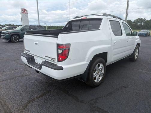 White 2013 Honda Ridgeline RTL