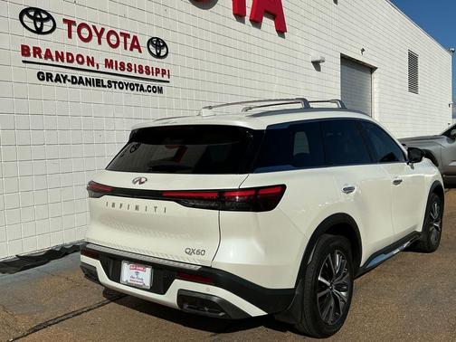 2023 INFINITI QX60 SENSORY