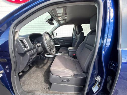 Deep Blue Pearl 2022 Nissan Frontier SV