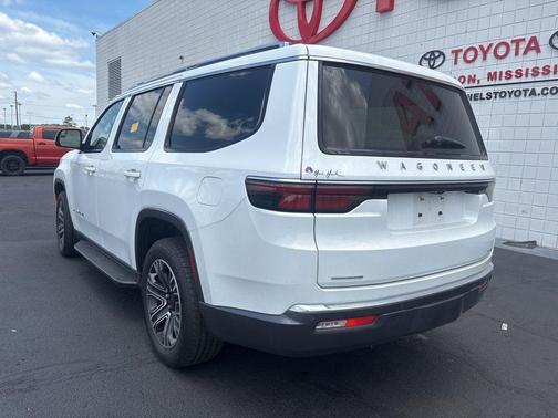 Bright White Clearcoat 2022 Jeep Wagoneer Series III 4x4