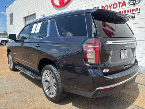 Dark Ash Metallic 2023 Chevrolet Tahoe LT