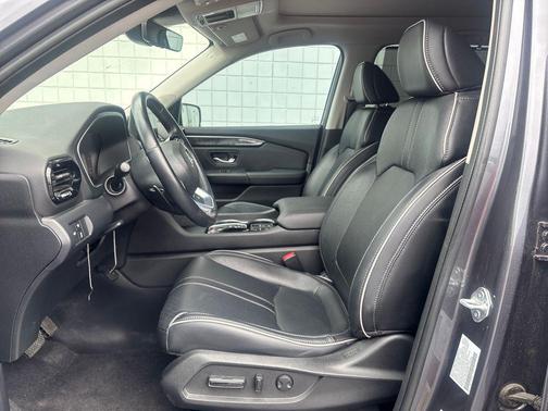 Modern Steel Metallic 2023 Honda Pilot AWD Elite