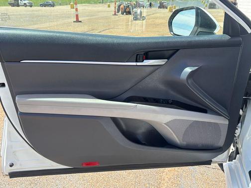 White 2022 Toyota Camry SE