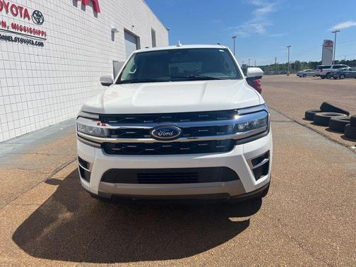 Star White Metallic Tri-Coat 2022 Ford Expedition Limited