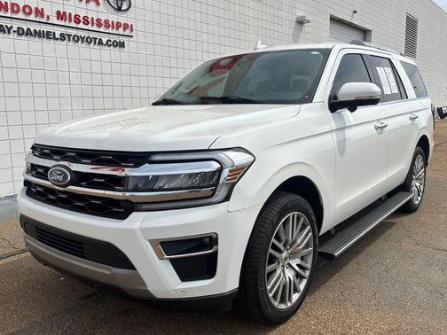 Star White Metallic Tri-Coat 2022 Ford Expedition Limited