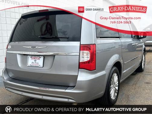 2015 Chrysler Town & Country Touring-L