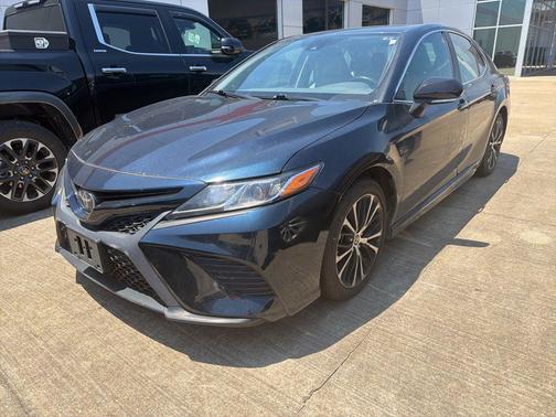Galactic Aqua Mica 2020 Toyota Camry SE