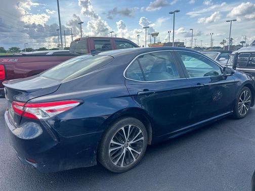 Galactic Aqua Mica 2020 Toyota Camry SE