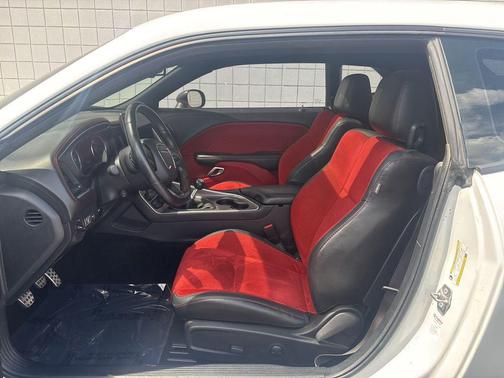 White Knuckle Clearcoat 2022 Dodge Challenger R/T