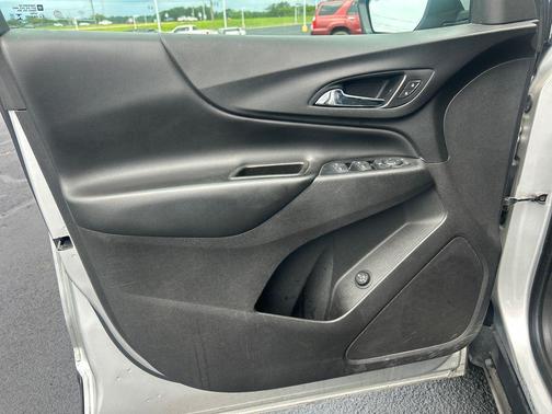 Silver Ice Metallic 2020 Chevrolet Equinox 1LT