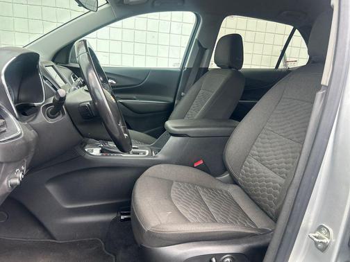 Silver Ice Metallic 2020 Chevrolet Equinox 1LT