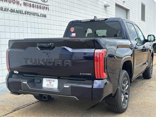 2025 Toyota Tundra Hybrid Platinum