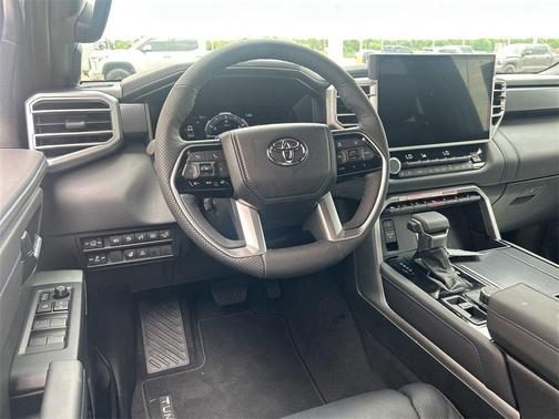 2025 Toyota Tundra Hybrid Platinum