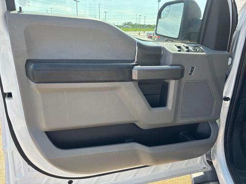 Oxford White 2019 Ford F-150 XLT