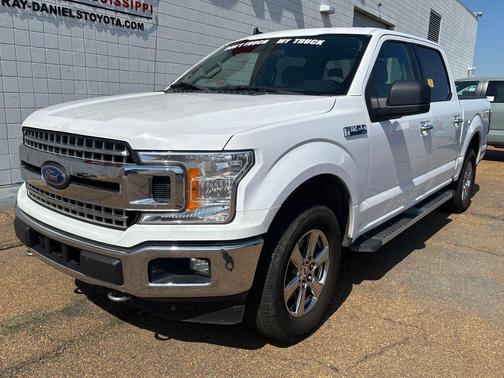 Oxford White 2019 Ford F-150 XLT