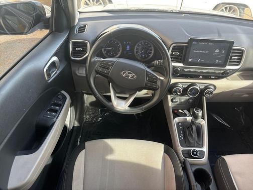2021 Hyundai VENUE SEL