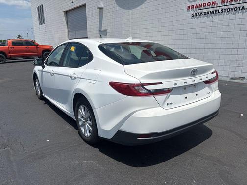 Ice 2025 Toyota Camry LE