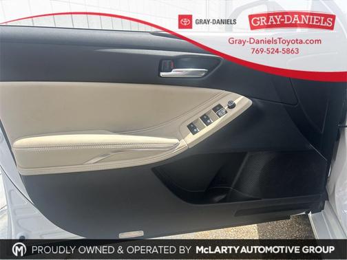 2019 Toyota Avalon Hybrid XLE