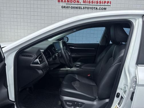 Super White 2021 Toyota Camry SE