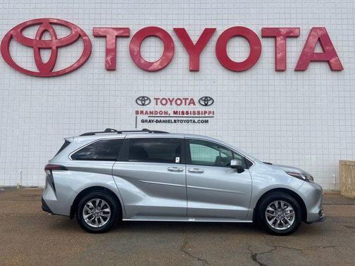 2025 Toyota Sienna XLE