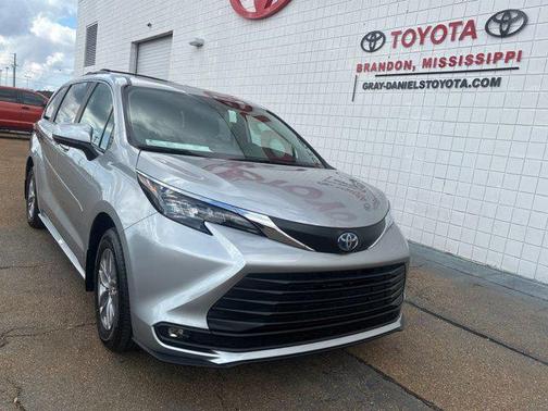 2025 Toyota Sienna XLE