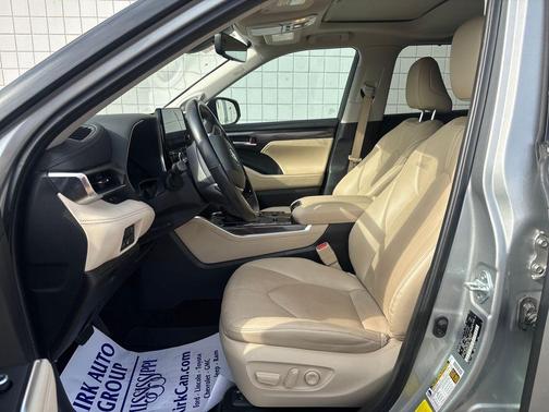 Celestial Silver Metallic 2023 Toyota Highlander Limited