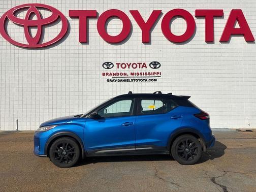 2021 Nissan Kicks SR