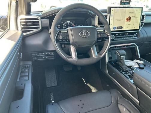 2025 Toyota Tundra Hybrid Platinum