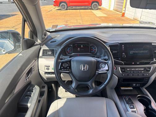 Lunar Silver Metallic 2022 Honda Pilot 2WD Special Edition