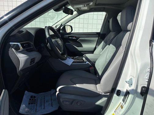 2026 Toyota Highlander Hybrid Limited