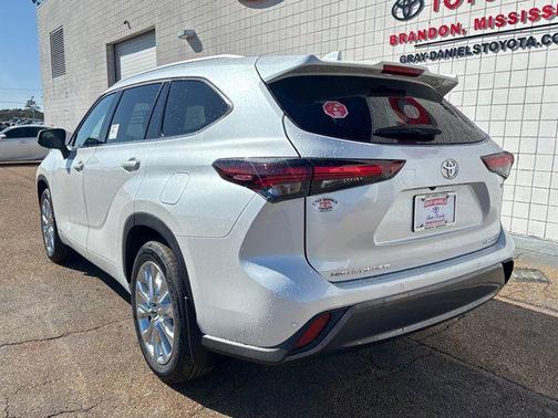 2026 Toyota Highlander Hybrid Limited