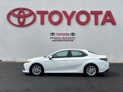 Ice Cap 2024 Toyota Camry LE