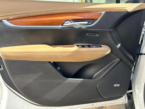 2018 Cadillac XT5 Platinum