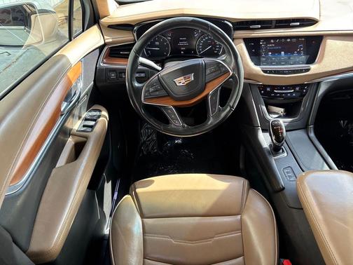2018 Cadillac XT5 Platinum