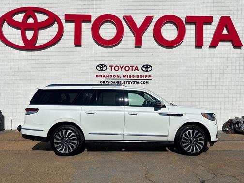 2022 Lincoln Navigator Black Label