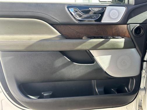 2022 Lincoln Navigator Black Label