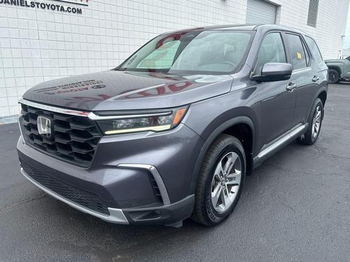 Modern Steel Metallic 2024 Honda Pilot EX-L