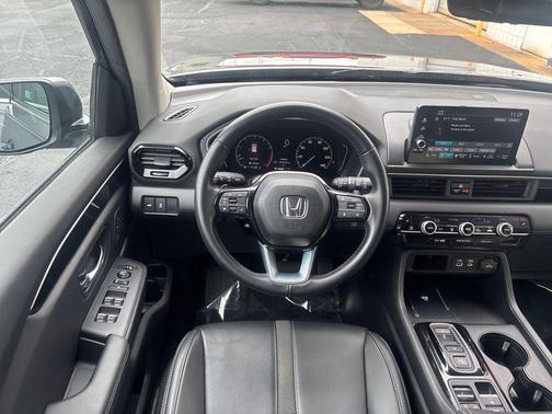 Modern Steel Metallic 2024 Honda Pilot EX-L
