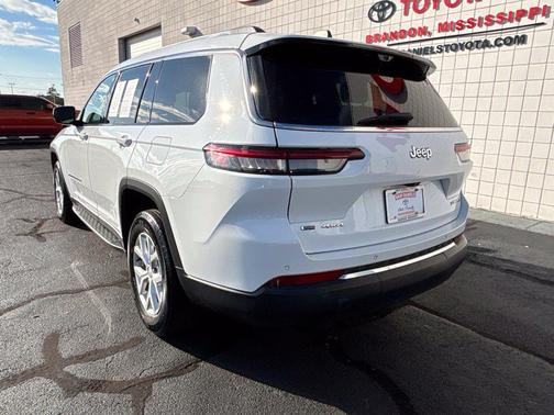 Bright White Clearcoat 2023 Jeep Grand Cherokee L Limited