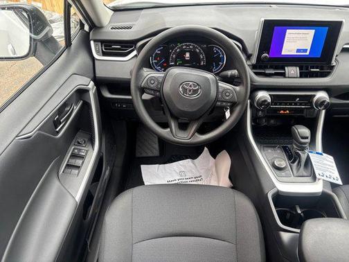 2025 Toyota RAV4 Hybrid LE