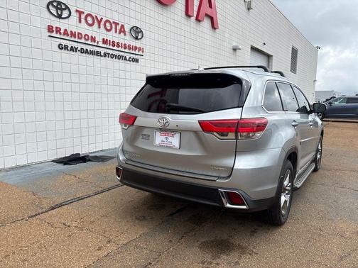 2017 Toyota Highlander Limited Platinum