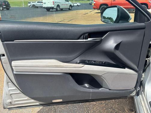 Celestial Silver Metallic 2018 Toyota Camry SE