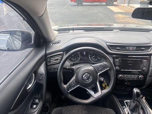 Gun Metallic 2019 Nissan Rogue S
