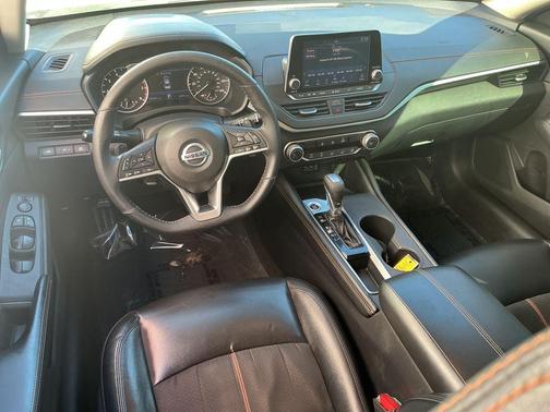 2022 Nissan Altima SR FWD