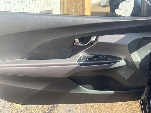 2019 Hyundai Veloster 2